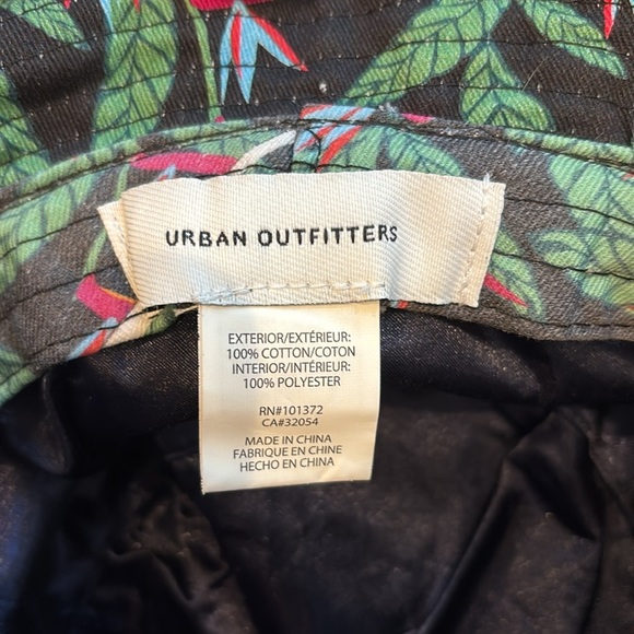 Urban Outfitters Bucket Hat Tropical Bird of Paradise OS - Picture 5 of 5